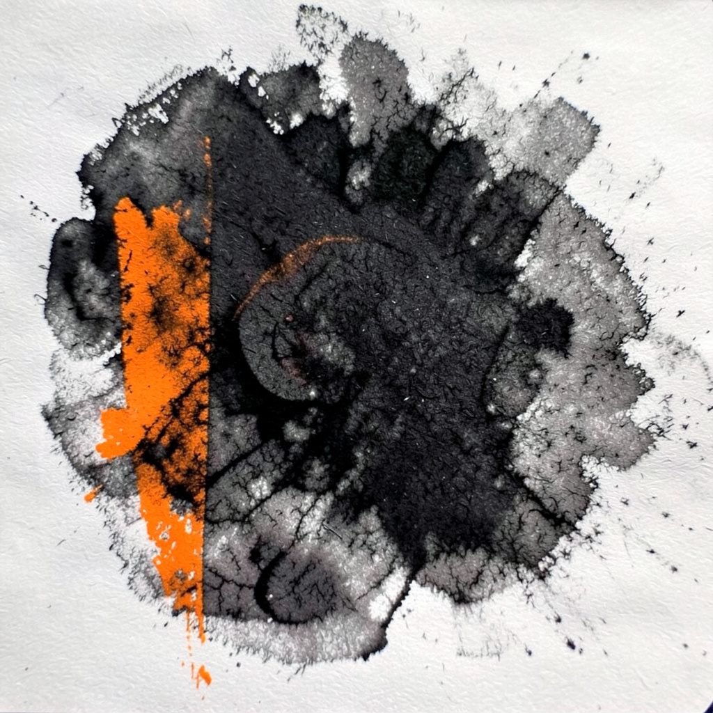 Illustration en charcoal sombre d'une personne pratiquant une activité physique devant un écran, traits noirs et gris sur fond bleu nuit, ambiance concentrée